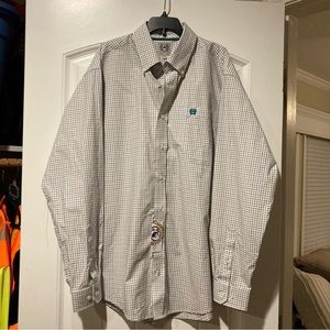 Cinch Long-sleeve Button-up.